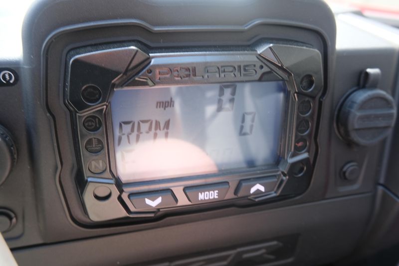 2025 Polaris RZR 200 EFI INDY RED Image 14
