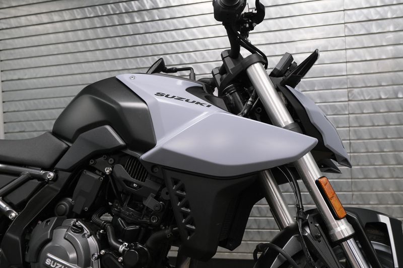 USED 2024 SUZUKI GSX-8S Image 11