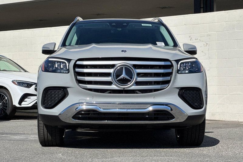 New 2026 Mercedes-Benz GLS 450Image 3