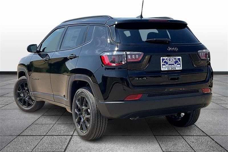 2025 Jeep Compass Latitude 4x4Image 3