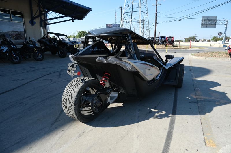 2017 Polaris SLINGSHOT SLR TURBO SILVERImage 6