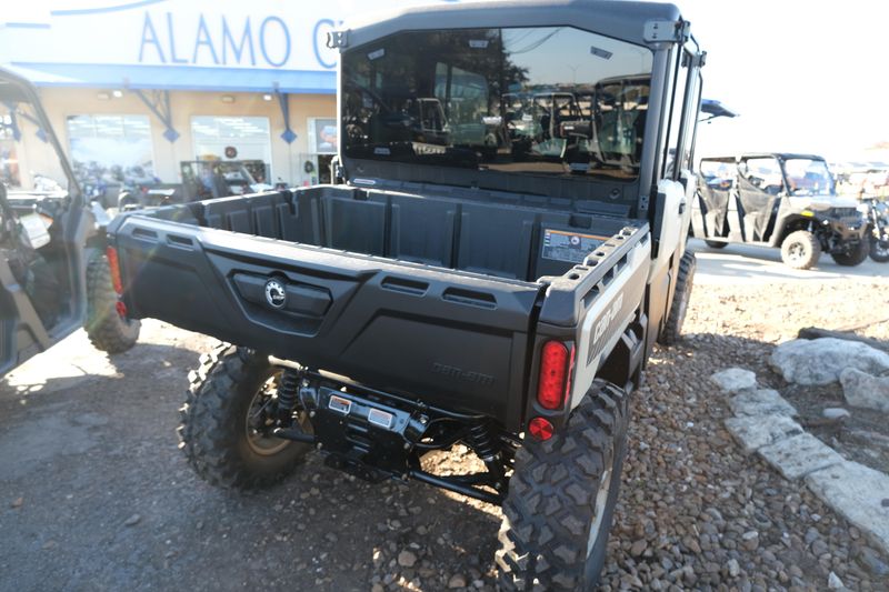 2025 Can-Am DEFENDER MAX LIMITED CAB HD10 DESERT TAN AND STEALTH BLACKImage 6