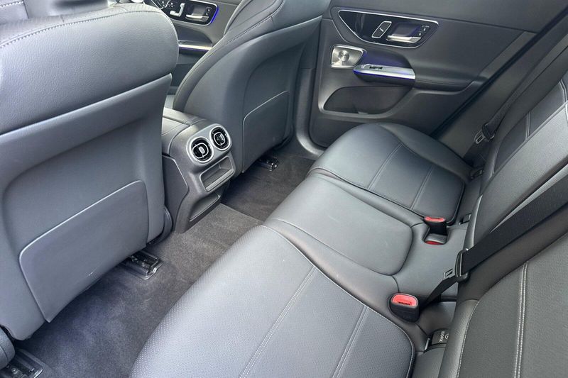 Used 2026 Mercedes-Benz GLC 300Image 13