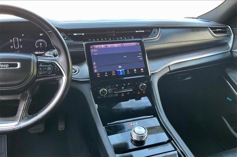 Used 2022 Jeep Grand Cherokee L OverlandImage 5