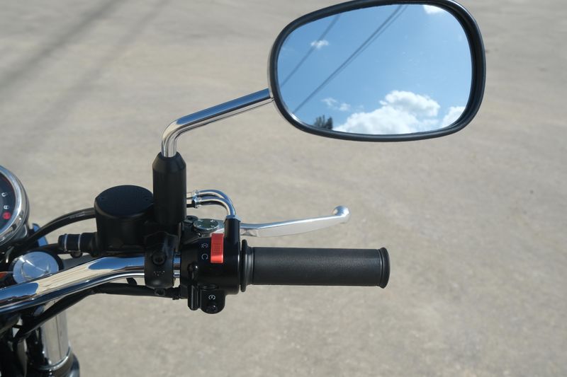 2024 Kawasaki W800 ABS METALLIC SLATE BLUE AND METALLIC DIABLO BLACK Image 14