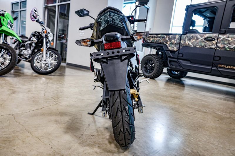 2025 Kawasaki Z125 PRO CYPHER CAMO TANImage 13