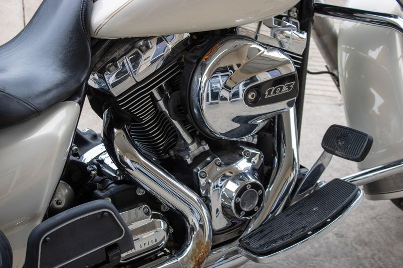 USED 2015 HARLEY ROAD KING BASE Image 12