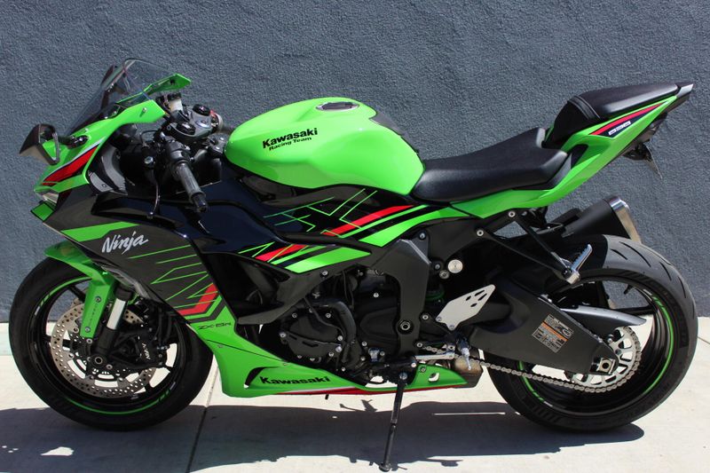 2024 Kawasaki Ninja�� ZX���-6R ABS Image 7