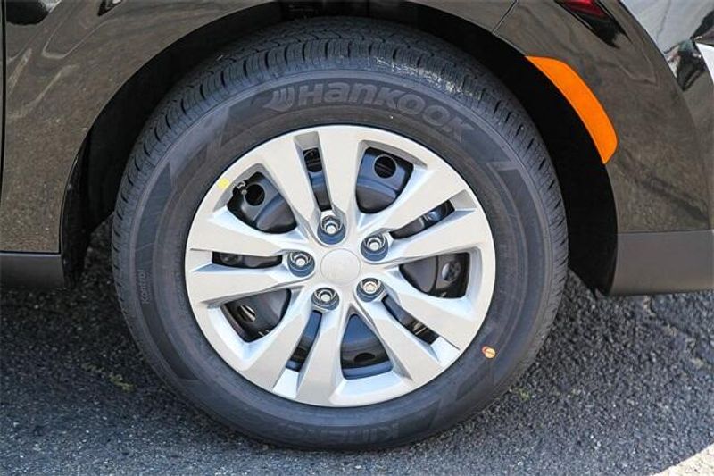 New 2025 Kia Soul LXImage 25