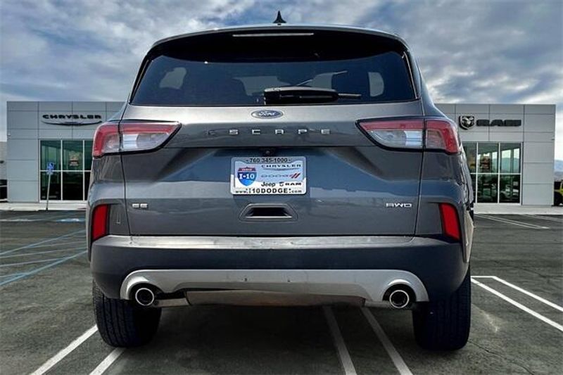 Used 2022 Ford Escape SEImage 3