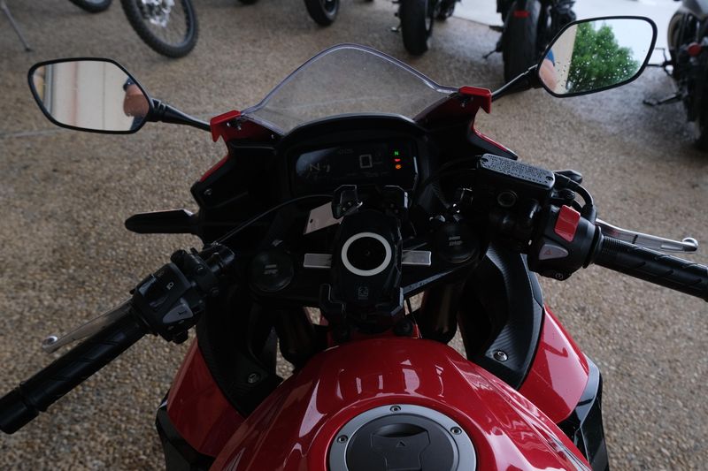 2023 Honda CBR500R ABS BLACK Image 3