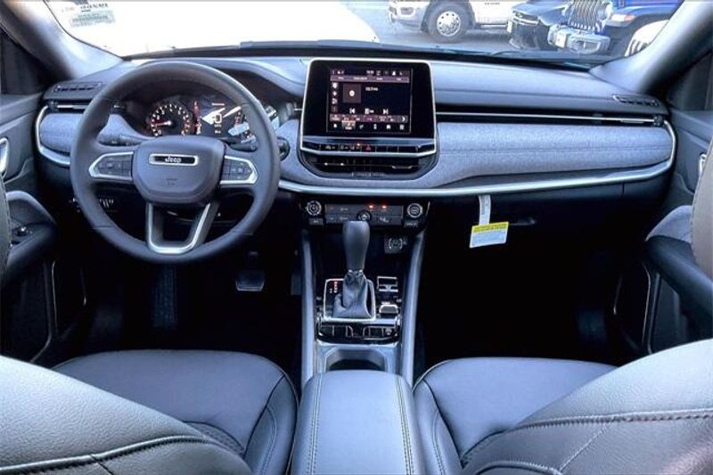 New 2026 Jeep Compass Latitude Altitude 4x4Image 4