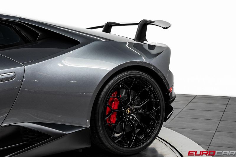 2018 Lamborghini Huracan Performante *CARBON FIBER BUCKET SEATS*Image 16