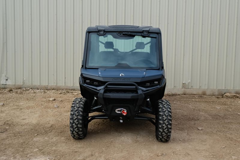 NEW 2026 CAN-AM DEFENDER MAX XT CAB HD11 WITH 1025 INCH TOUCHSCREEN Image 8