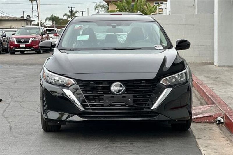 New 2025 Nissan Sentra SVImage 6