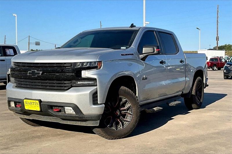 2022 Chevrolet Silverado 1500 RST photo 2