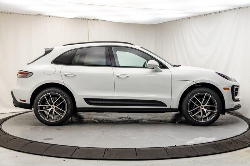 2024 Porsche Macan Image 6