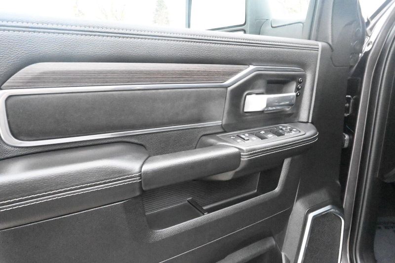 2025 RAM 2500 LaramieImage 16