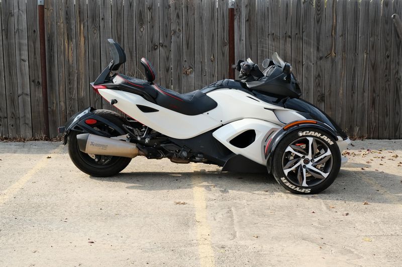 USED 2014 CAN-AM RD SPYDER RS S 991 Image 2