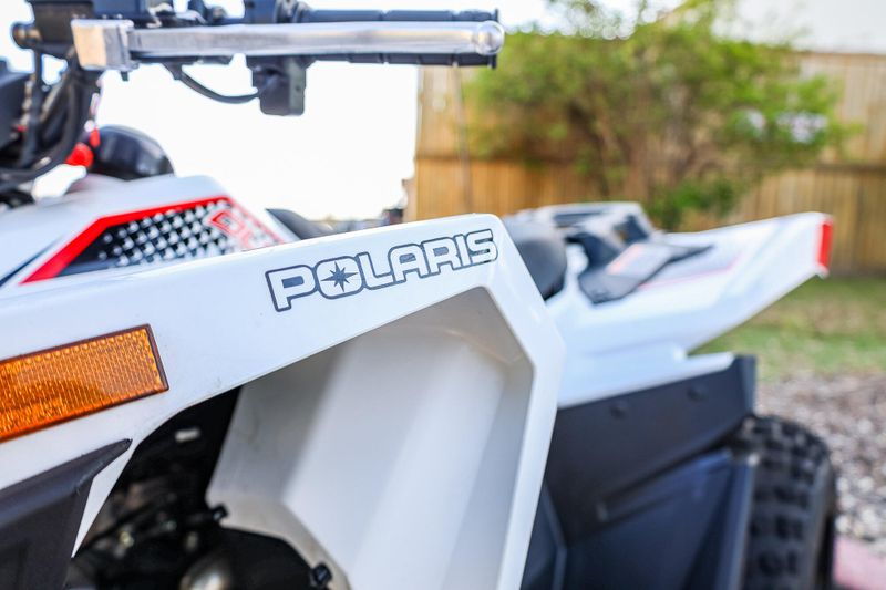 2023 Polaris OUTLAW 70 EFI  BRIGHT WHITE  RED Image 16