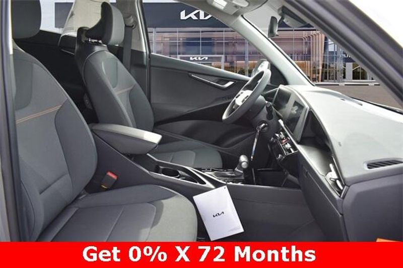 New 2025 Kia Niro LXImage 12