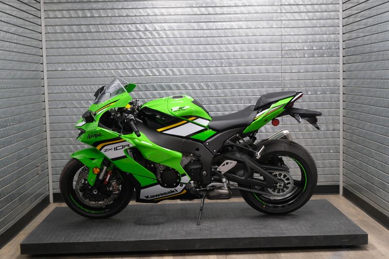 NEW 2025 KAWASAKI NINJA ZX10R KRT EDITION Image 6