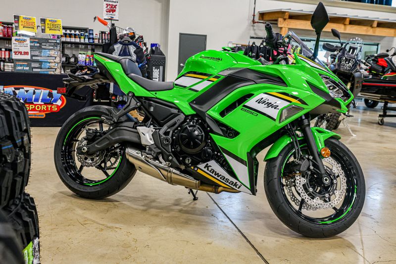 2025 Kawasaki NINJA 650 KRT EDITION ABS  LIME GREENEBONYPEARL BLIZZARD WHITEImage 10