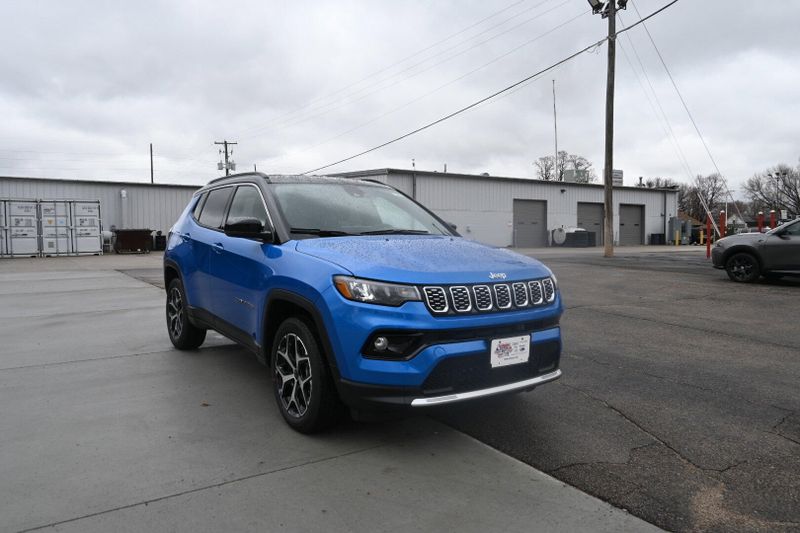 2025 Jeep Compass LimitedImage 2