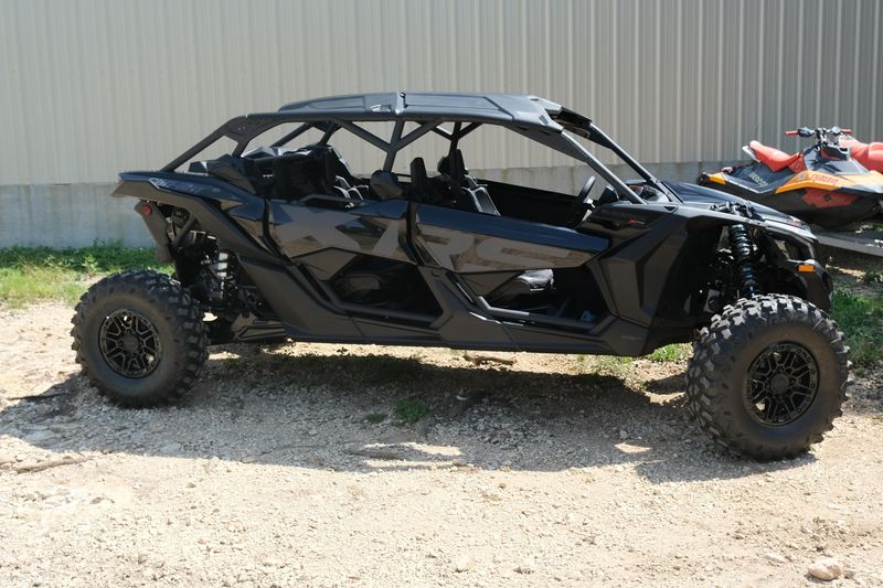 2025 Can-Am MAVERICK X3 MAX X RS TURBO RR TRIPLE BLACK Image 2