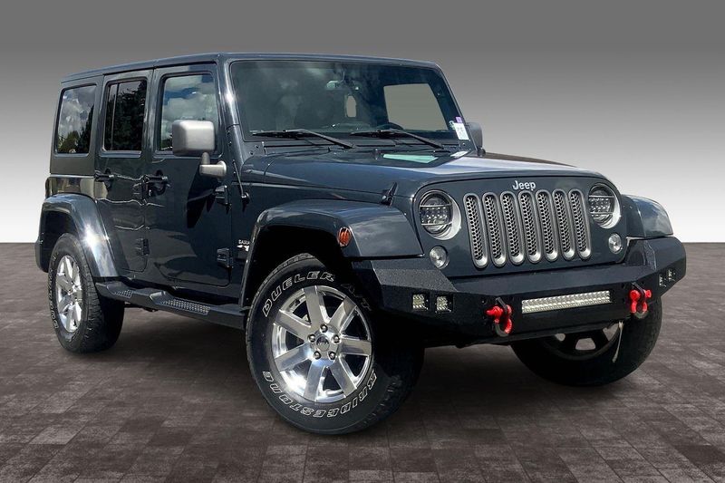 2016 Jeep Wrangler Unlimited Sahara photo 3