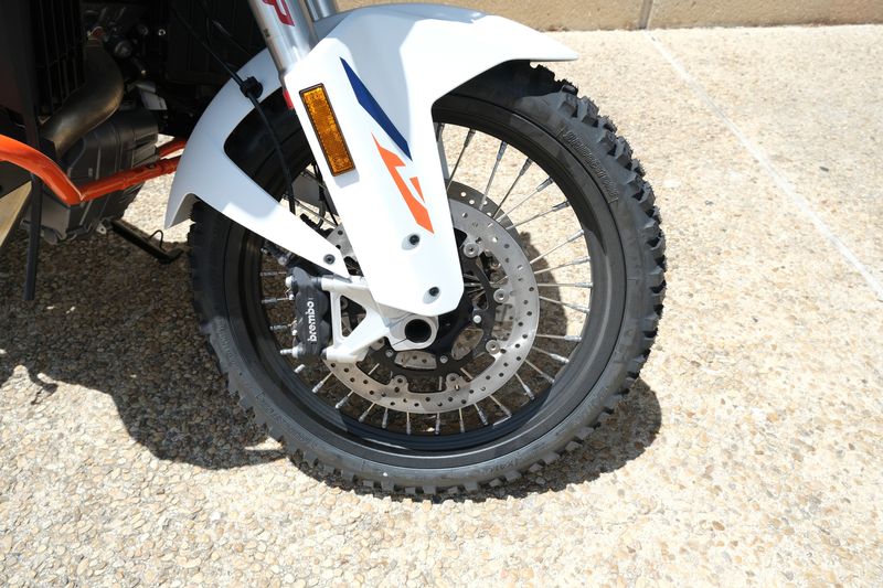 2024 KTM 1290 SUPER ADVENTURE R OT WHITEImage 22