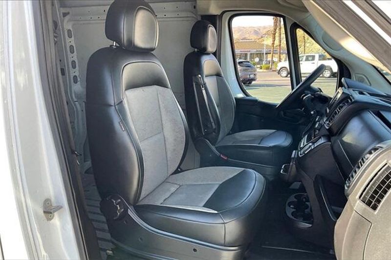 2023 RAM ProMaster 2500 High RoofImage 6