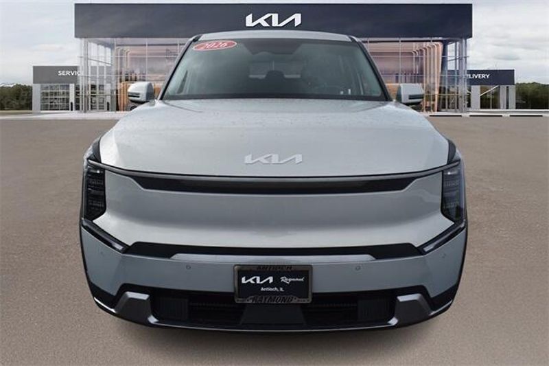 New 2026 Kia EV9 Light Long RangeImage 8
