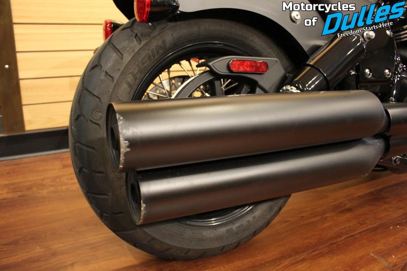 2023 Indian Motorcycle Chief Bobber Dark Horse Image 9