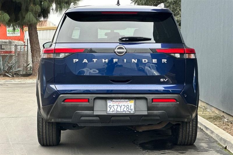 2022 Nissan Pathfinder SV photo 4