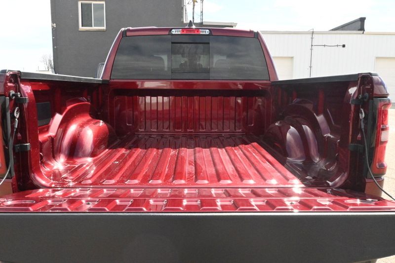 2025 RAM 1500 TradesmanImage 9