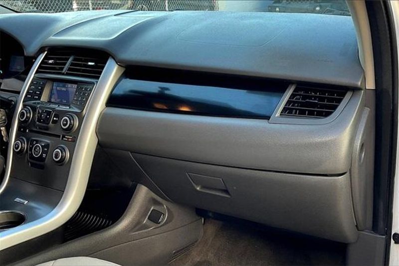 2013 Ford Edge SEImage 16