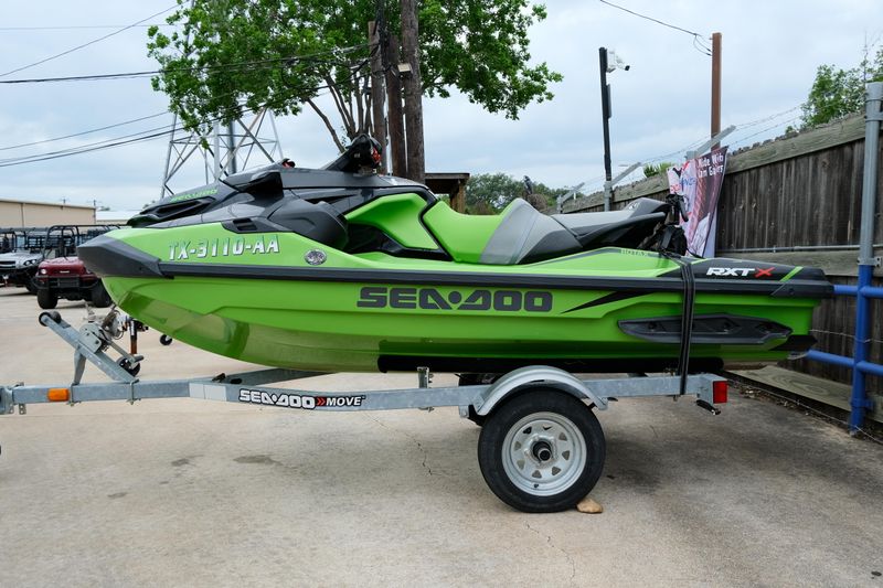 USED 2020 SEADOO PW RXTX 300 WITH SOUND Image 4