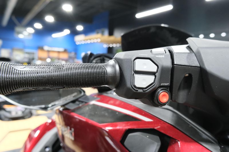 NEW 2026 KAWASAKI JET SKI ULTRA 310LX Image 11