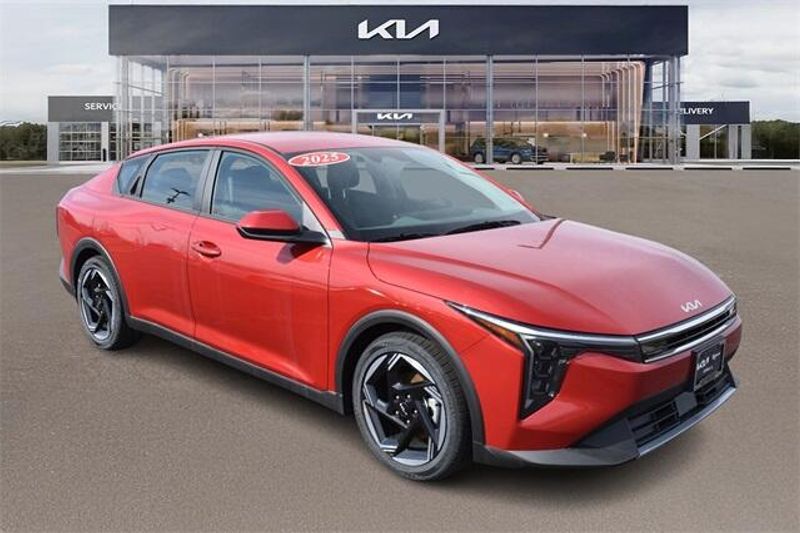 2025 Kia K4 EXImage 1