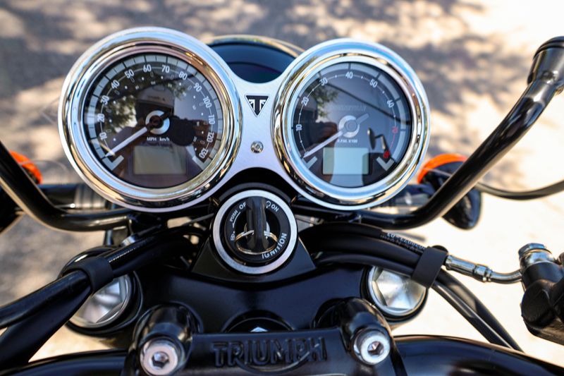 USED 2025 TRIUMPH BONNEVILLE T120 Image 23