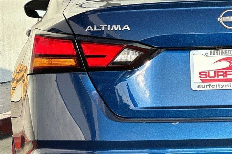 2024 Nissan Altima 2.5 SR in a Deep Blue Pearl exterior color and Sportinterior. BEACH BLVD OF CARS beachblvdofcars.com 