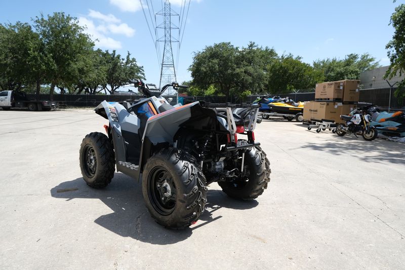 2024 Polaris SCRAMBLER 850 STORM GRAY AND RADAR BLUEImage 3