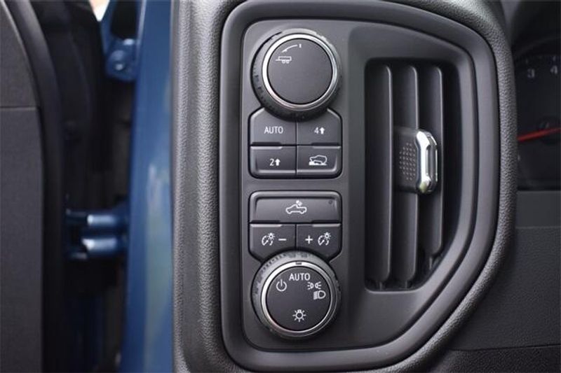 2024 Chevrolet Silverado 1500 CustomImage 24