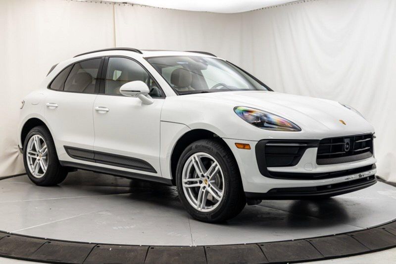 2024 Porsche Macan Image 7