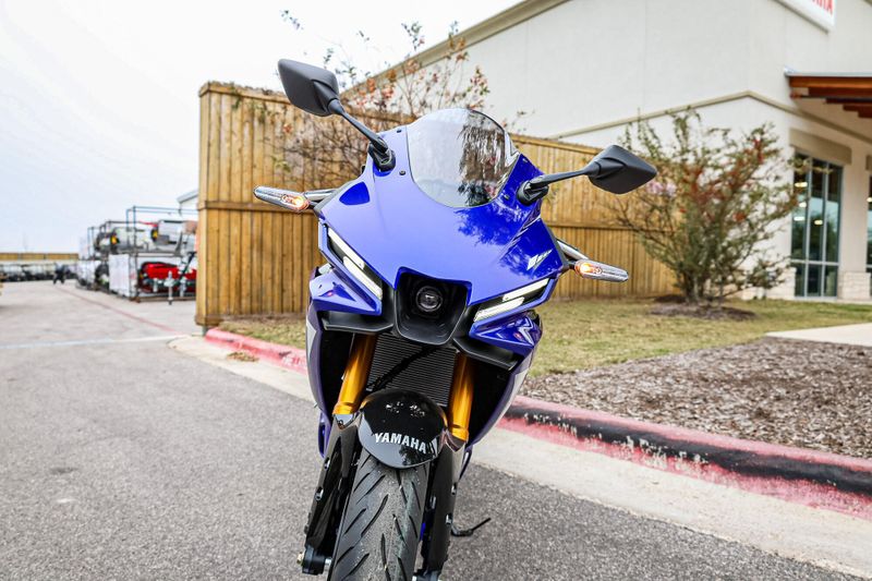 2025 Yamaha YZFR3 ABS TEAM BLUE Image 8