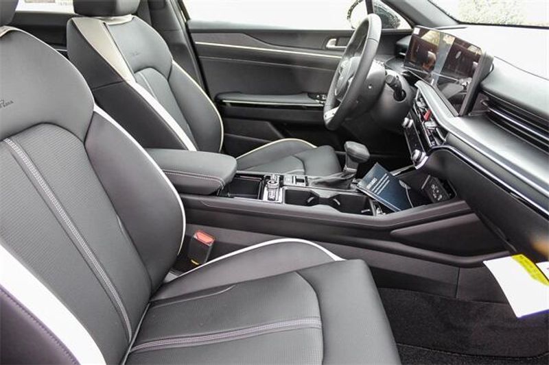 New 2025 Kia K5 GT-LineImage 9