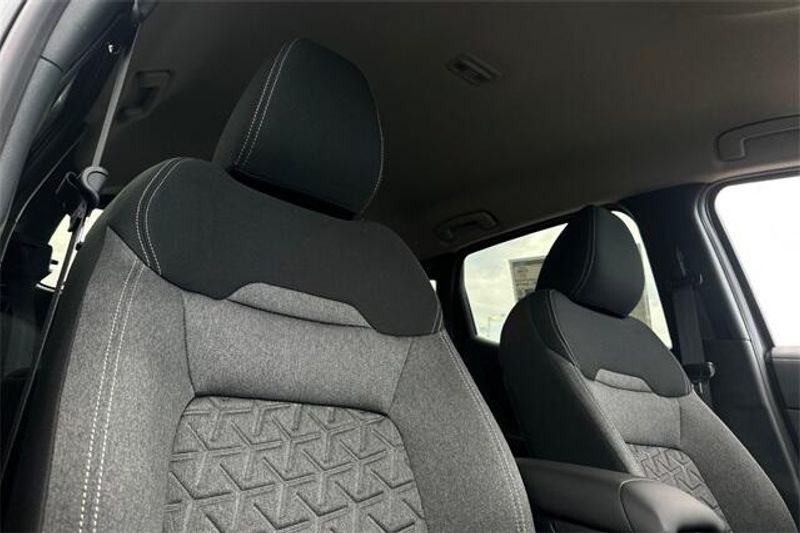 New 2025 Nissan Kicks SVImage 14