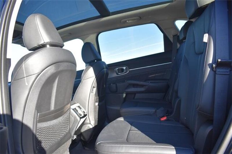 2025 Kia Sorento SXImage 19