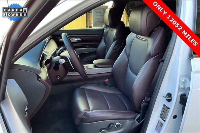 Used 2023 Genesis GV70 2.5T AdvancedImage 24